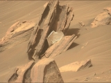 Le rover Perseverance de la NASA espionne un morceau surprenant de couverture thermique déchirée sur Mars: examen de la photographie numérique